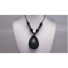 Svartur dropi með perlum